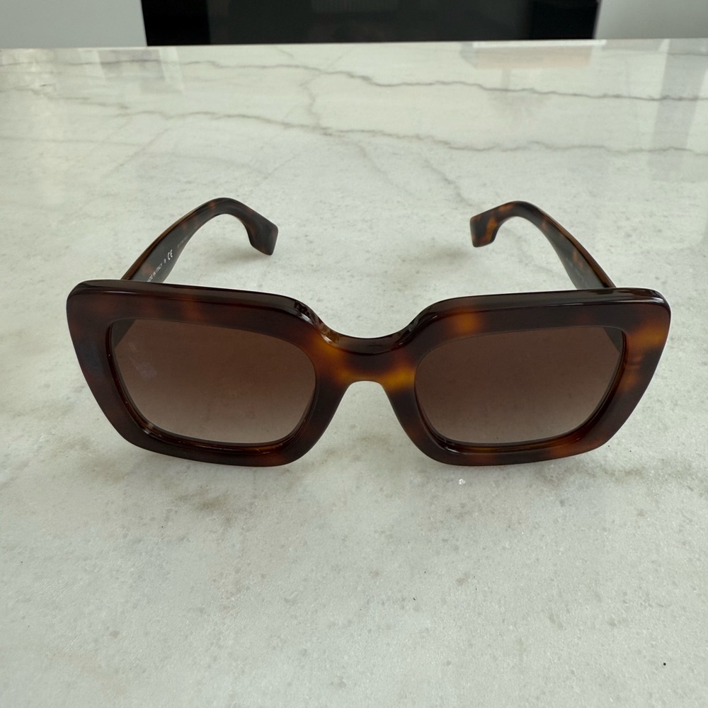 Burberry Brown Tortoiseshell Sunglasses Classic Design